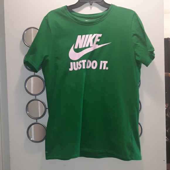 Nike Green Short Sleeve Tee - Picture 1 of 3